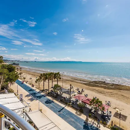 H&h Beachfront By Ps Apartamento *